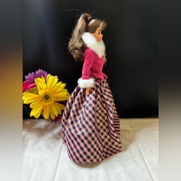 Vintage 1996 Barbie Doll Avon Exclusive Edition Winter Rhapsody Second In Series - Picture 6 of 13